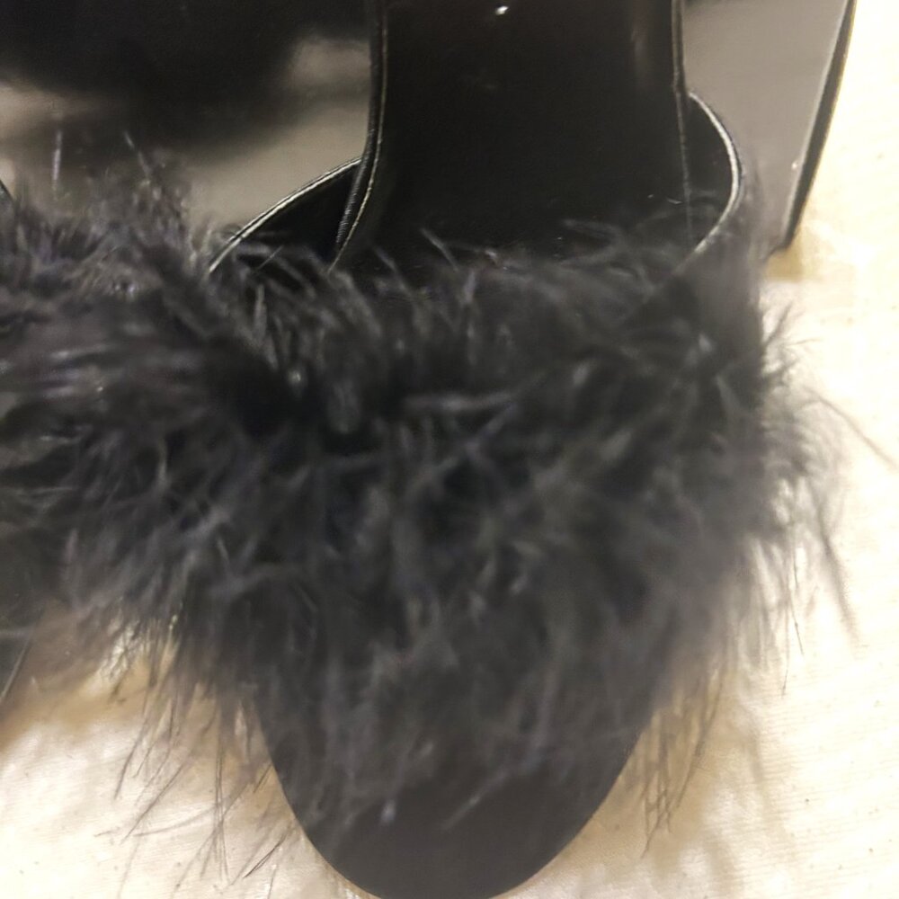 Victoria Secret Marabu Slipper Black Fluffy Vintage Like New with bag & box